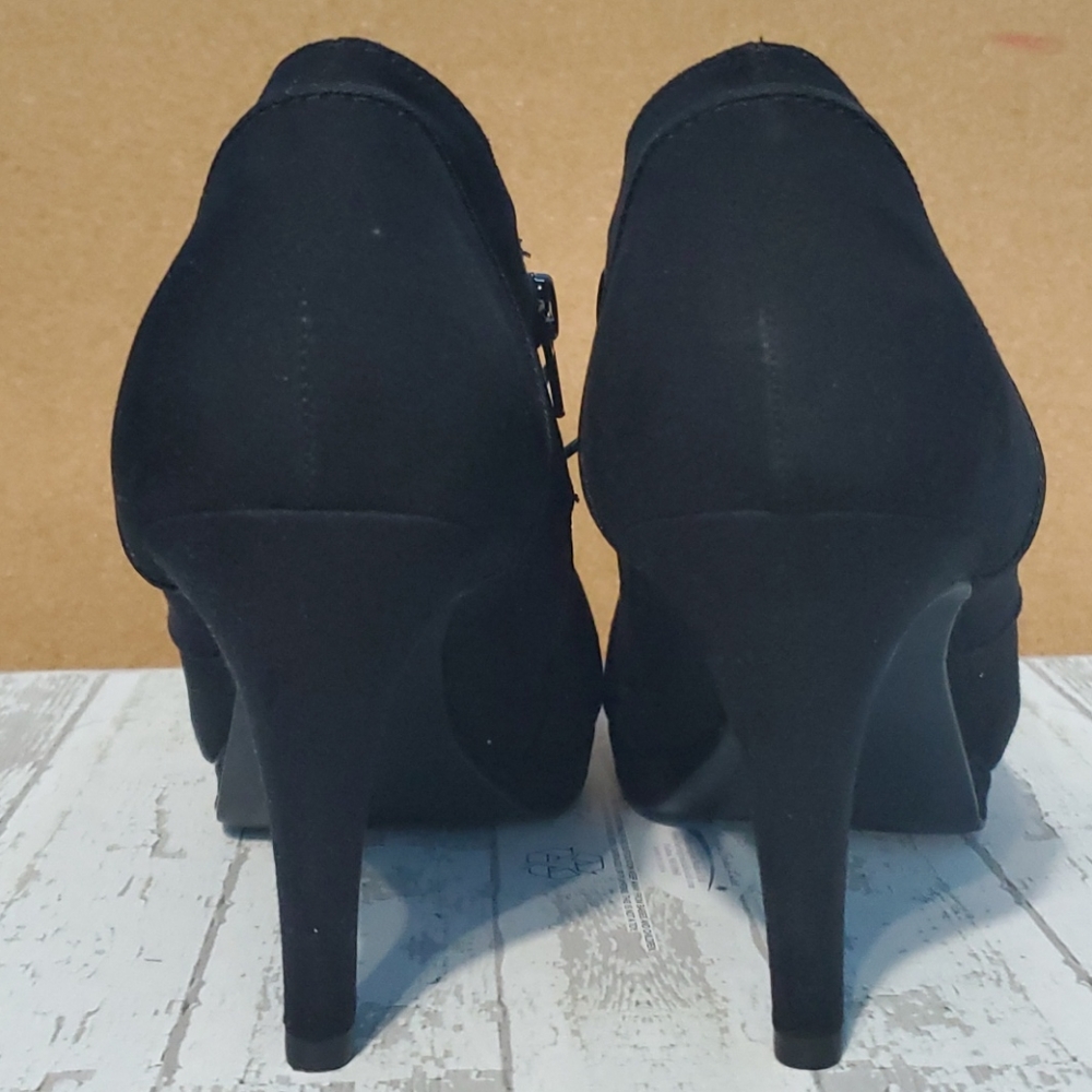 Jellypop Ankle booties 8.5
